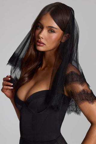 Lace-Trim Veil in Black