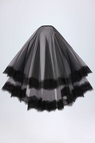 Lace-Trim Veil in Black