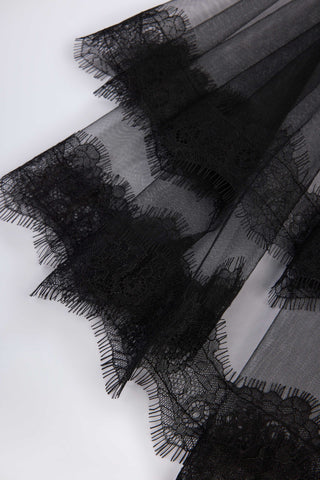 Lace-Trim Veil in Black