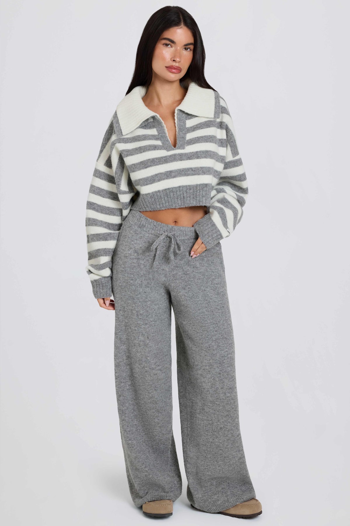 Knit Mid-Rise Wide-Leg Joggers in Grey