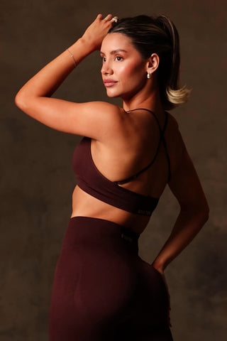 Super Sculpt Seamless Cross-Back Sports Bra in Chocolate