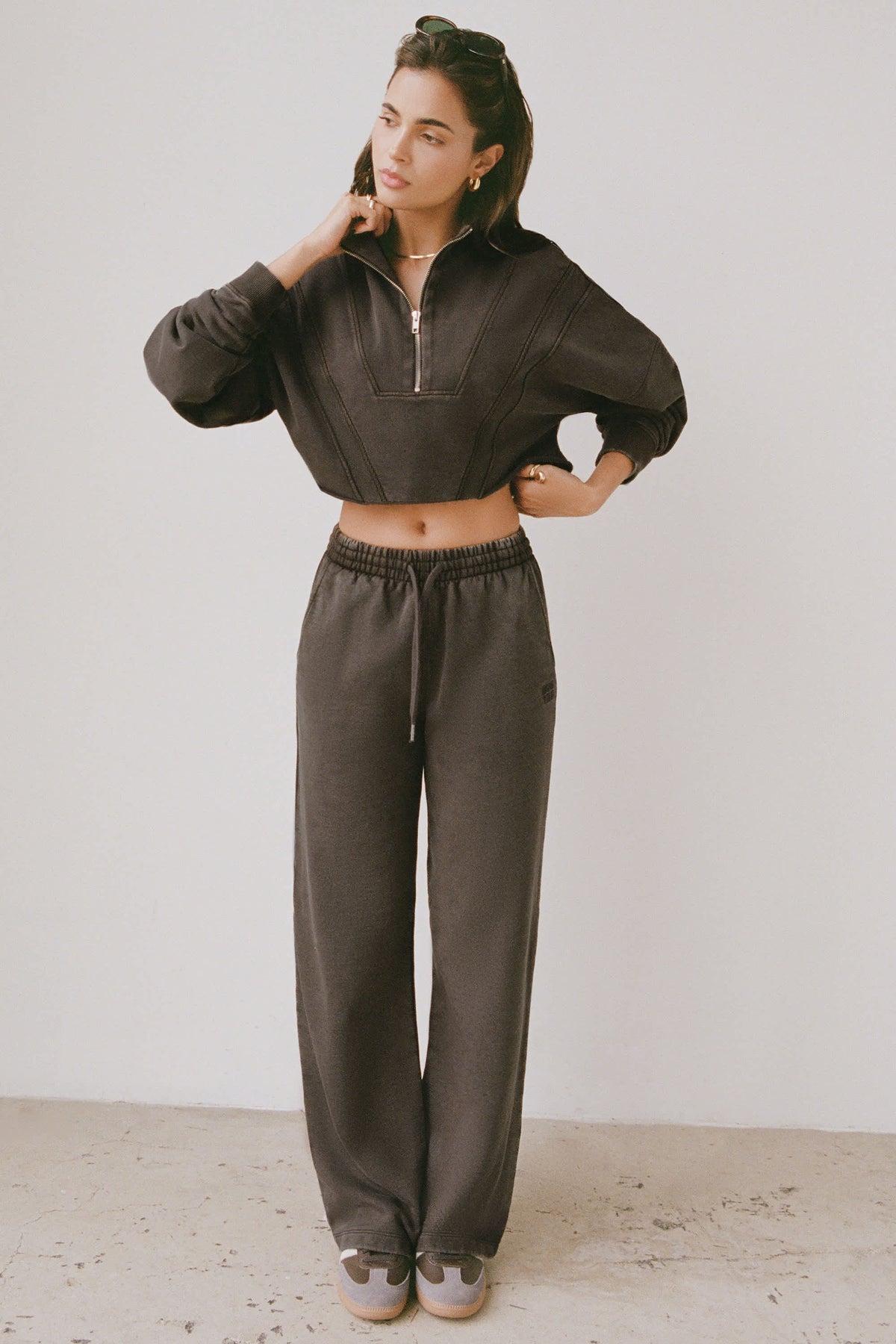 Soft Cotton Jersey Mid-Rise Wide-Leg Joggers in Brown