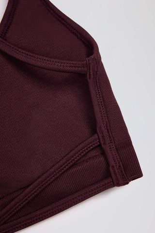 Super Sculpt Seamless Backless Sports Bra in Burgundy